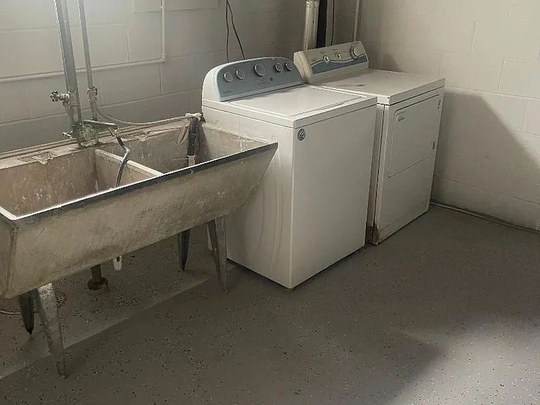 1172 Maryland Ave E #1 — Photo 8
