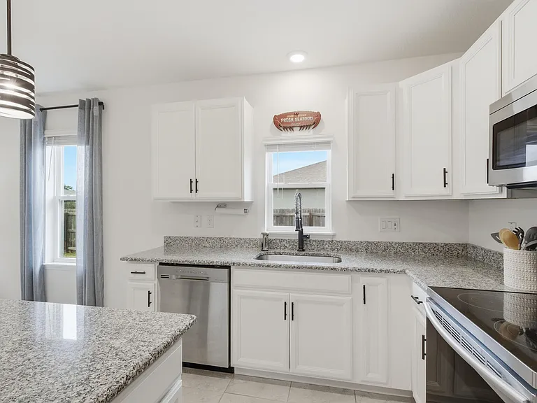 2220 SE Lucaya St — Photo 5