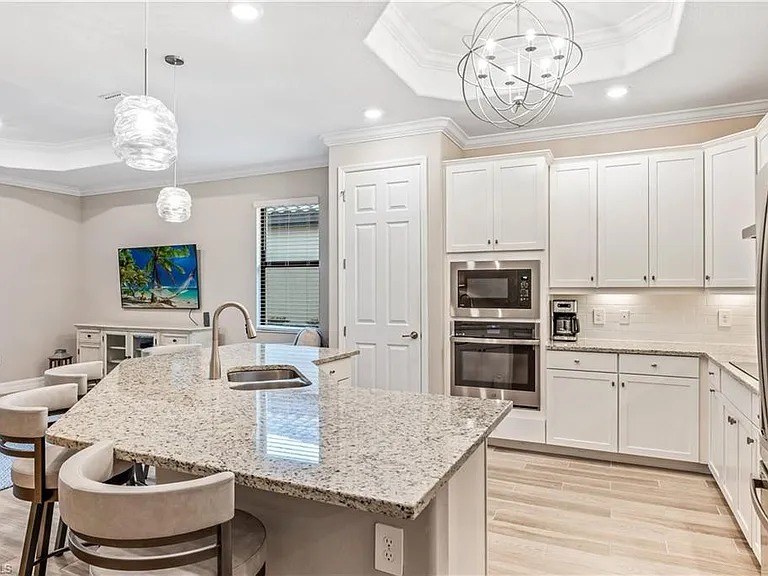 28075 Foxrock Ct — Photo 9