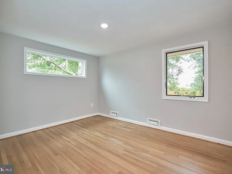 2123 N Early St — Photo 6