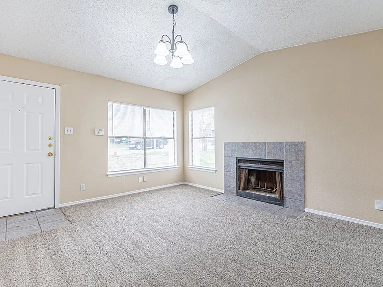 9643 Bratton Dr — Photo 6