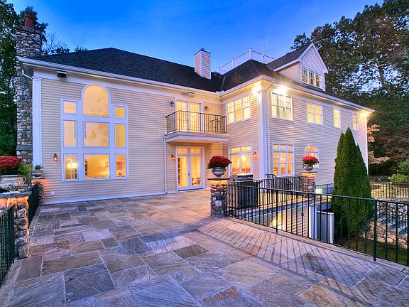 4th image of 59 Fawn Ln
