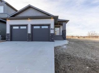 322 E Canyon Meadows Rd W, Lethbridge, AB T1K8E7