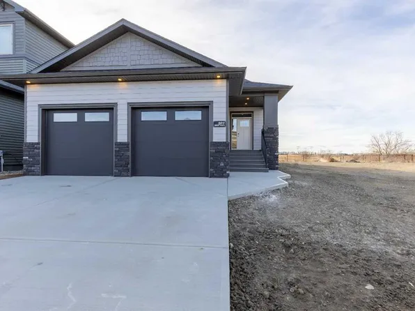 322 E Canyon Meadows Rd W, Lethbridge, AB T1K 8E7