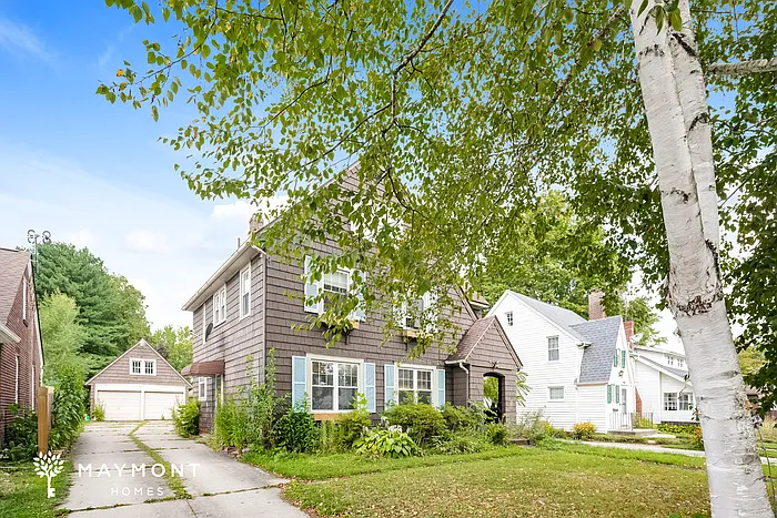 238 Oakgrove St — Photo 2