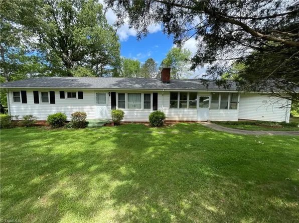 2445 Cornatzer Rd, Advance, NC 27006