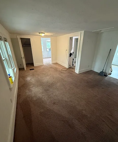 301 S Laurel St #1 — Photo 3
