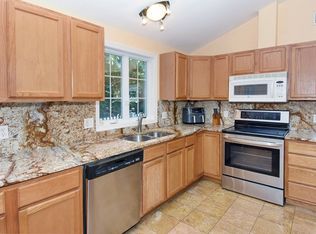 16 Sherwood Rd, Worcester, MA 01602