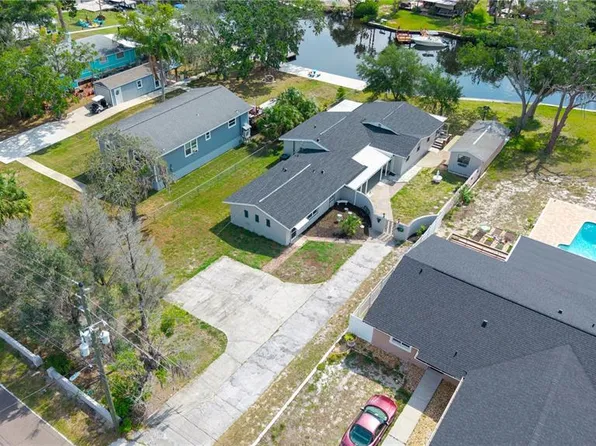 5822 River Rd, New Port Richey, FL 34652