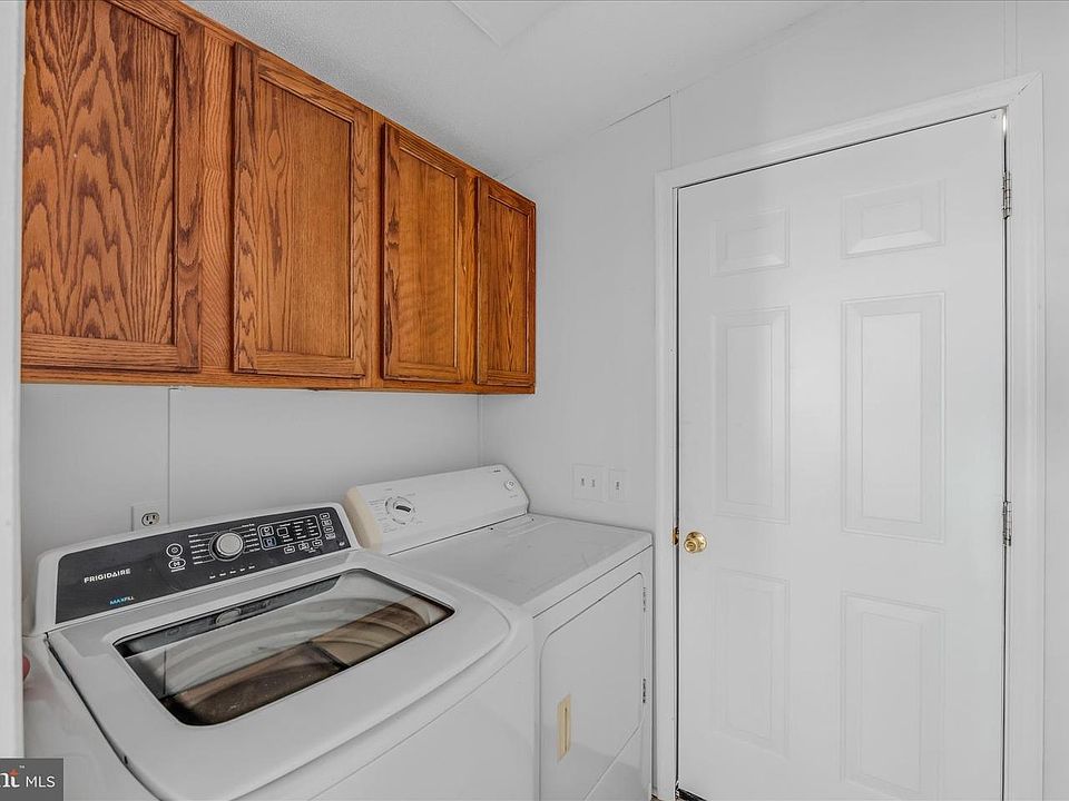 16th image of 1420 Eppinger Rd