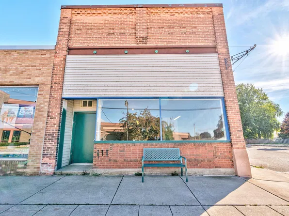 123 Walnut St, Manistique, MI 49854