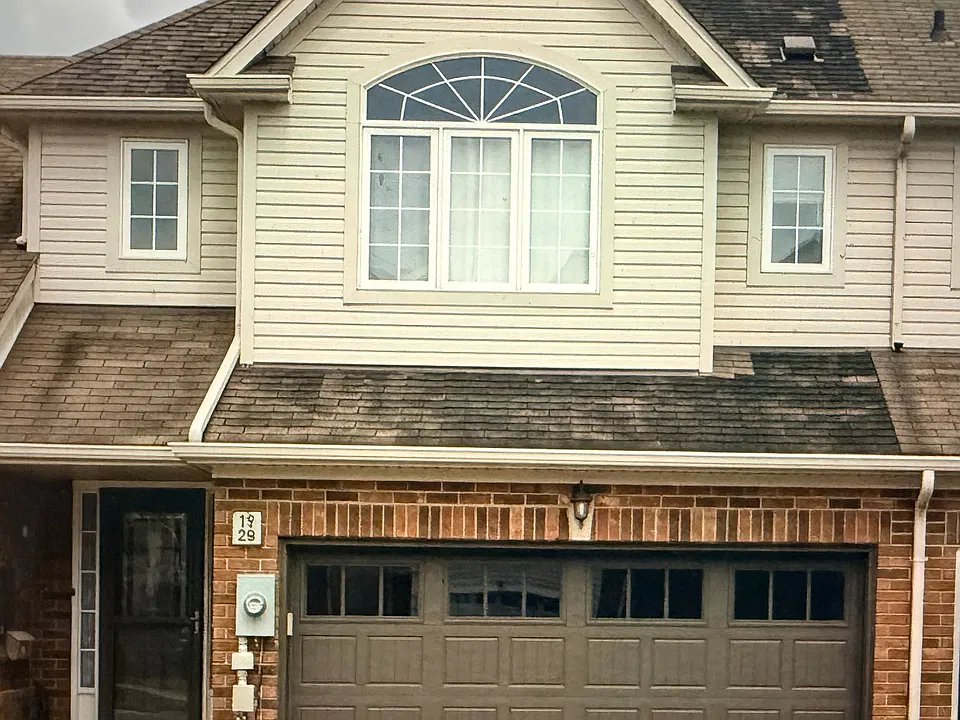 52 Apple Tree Cres