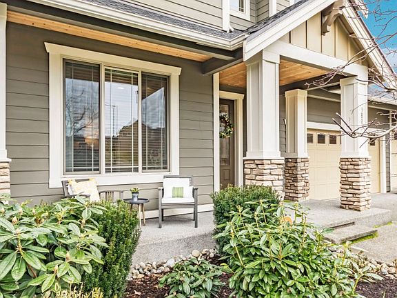 2nd image of 3803 Victoria Lane Ct
