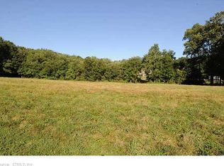 630 Saint Johns Dr, Orange, CT 06477