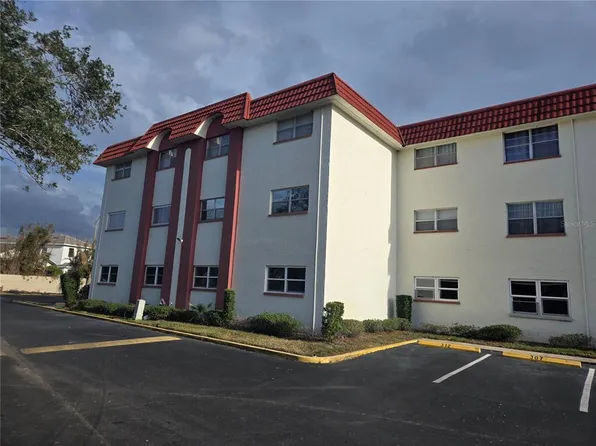 1860 Massachusetts Ave NE APT 103, Saint Petersburg, FL 33703