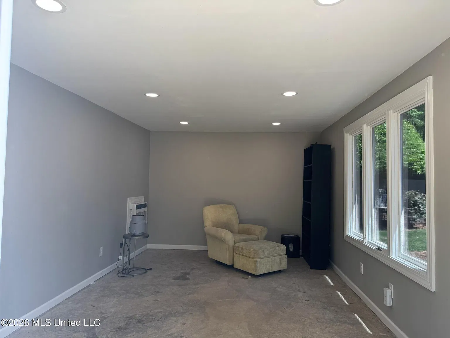 3 bed, 2.0 bath, 1668 sqft, $2,200 — Photo 3