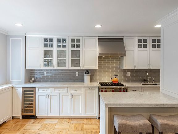 4th image of 239 E 79th St APT 3L