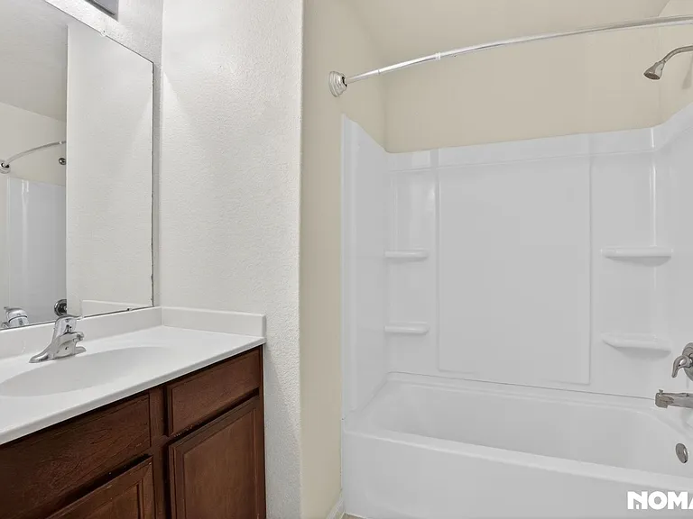 2331 Golden Brandy Ln — Photo 5