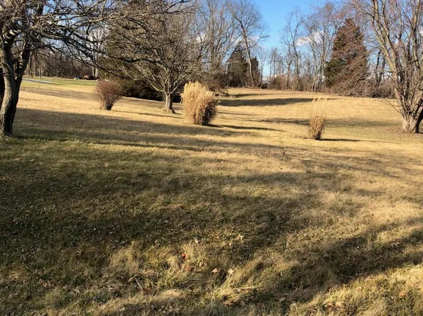 37 Cherry Ln, La Grange, KY 40031