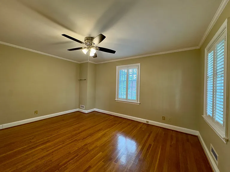 115 E Northern Pkwy — Photo 40