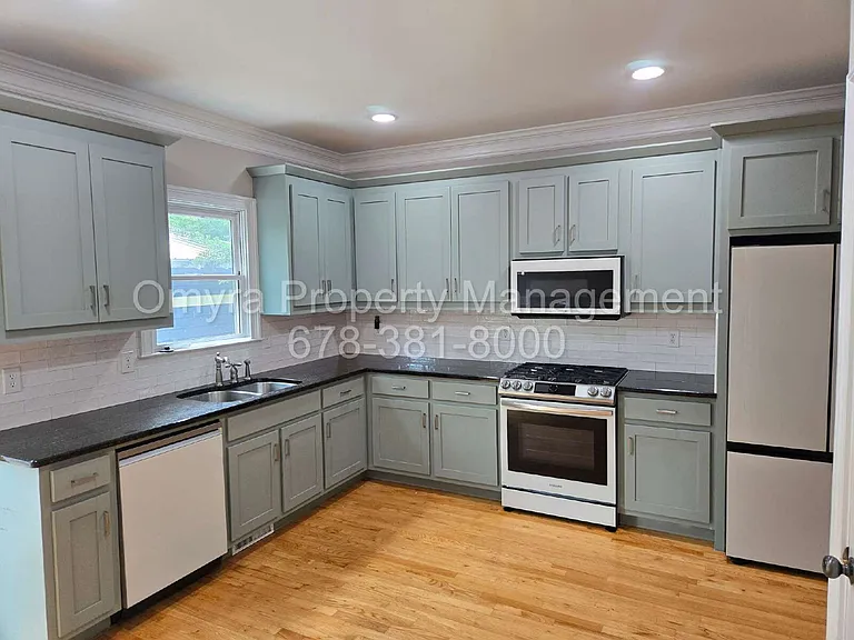 105 Selman St SE — Photo 3