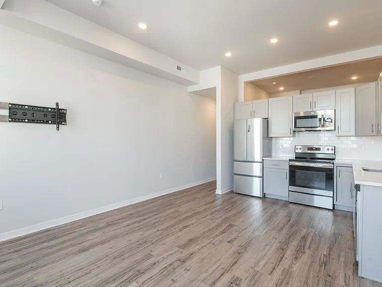 1143 N 3rd Street — Photo 29