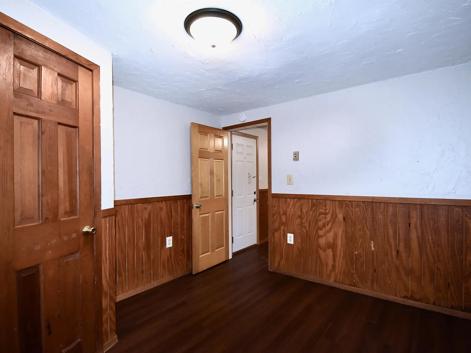 63 6th Avenue North - 4 — Photo 4