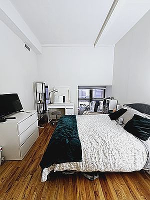2nd image of 156 Bleecker St #8JW