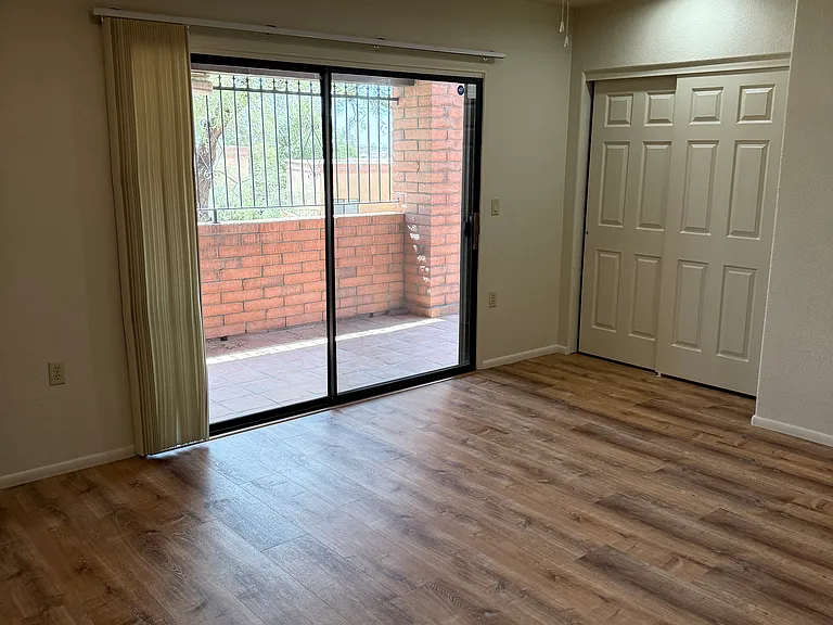 8631 N Little Oak Ln — Photo 12