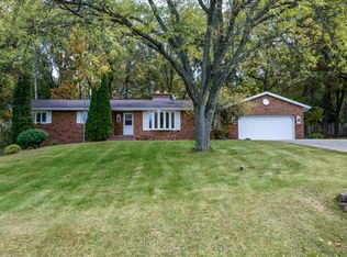 3750 Raintree Rd, Sun Prairie, WI 53590
