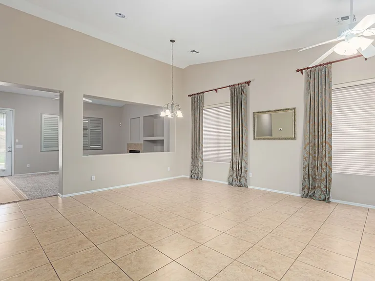2206 W Fawn Dr — Photo 4