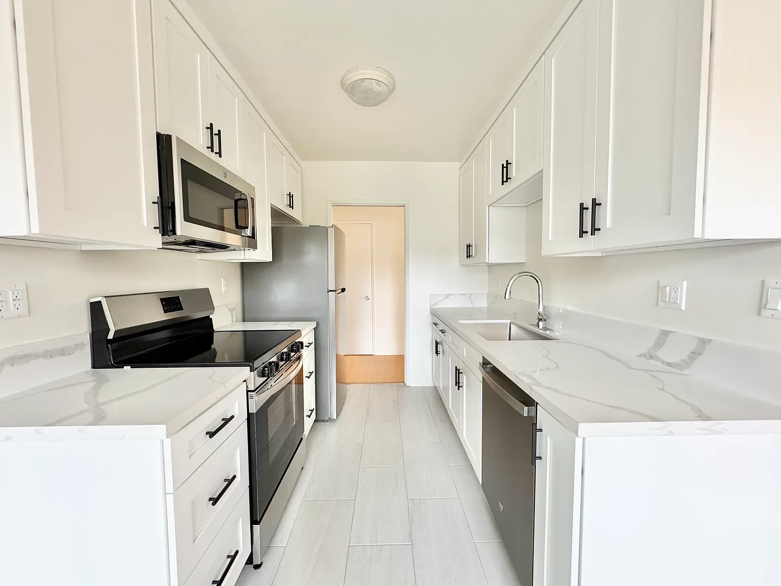 2 bed, 1200 sqft, $2,895 — Photo 2