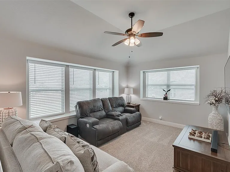 2210 Moon Dance Ln — Photo 17