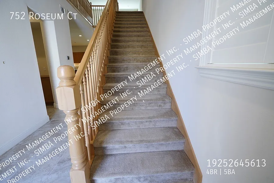 Roseum Ct — Photo 3