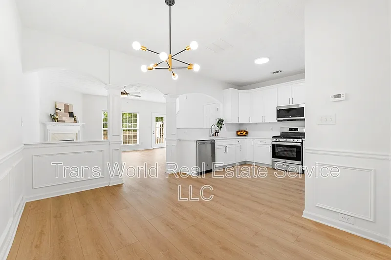 3 bed, 2.5 bath, 1712 sqft, $2,100 — Photo 4