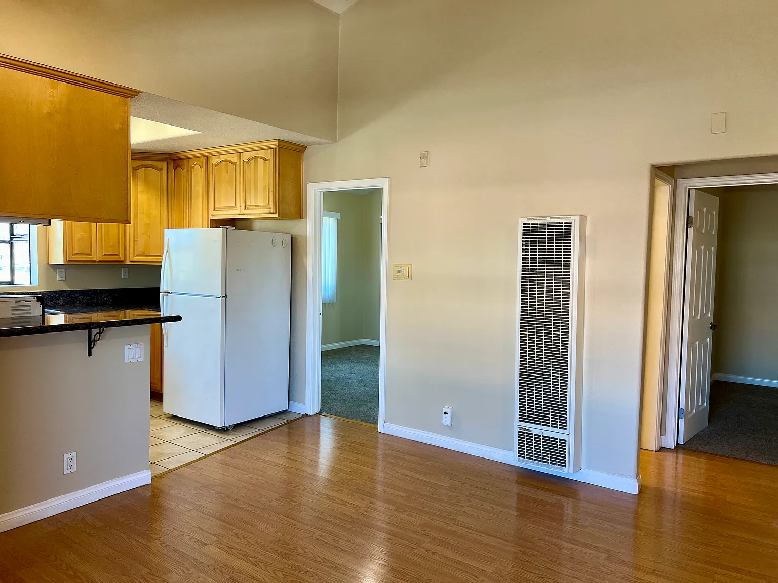 2 bed, 750 sqft, $2,400 — Photo 2