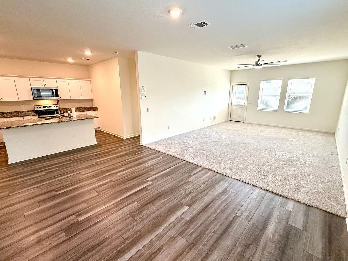 Spacious 5-Bedroom Home with Loft & Community Pool! — Photo 3