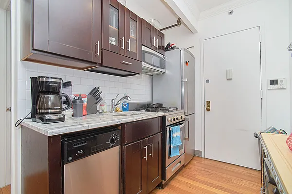 Rented by Keller Williams NYC | media 15