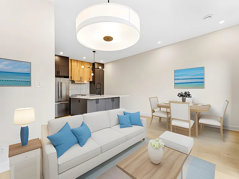 138 Carillon St #A — Photo 4