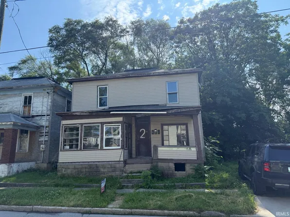 521 1st St, Huntington, IN 46750