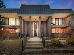 4115 W 98th St APT B, Oak Lawn, IL 60453