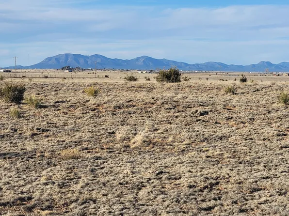 225 McNabb Rd, Moriarty, NM 87035