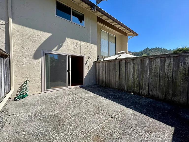 1177 Oddstad Blvd — Photo 10