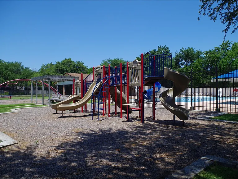 4407 Kevinkay Dr — Photo 24