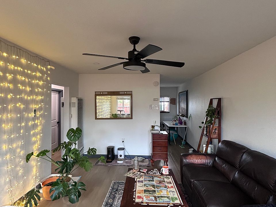 1st image of 3928 Clairemont Dr