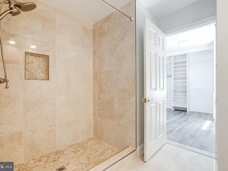 8500 Brook Rd — Photo 31