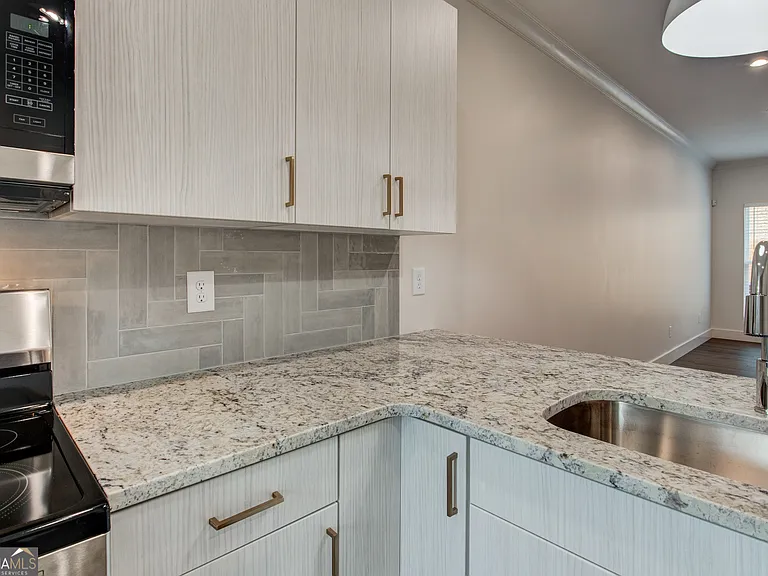 119 Chateau Dr — Photo 9