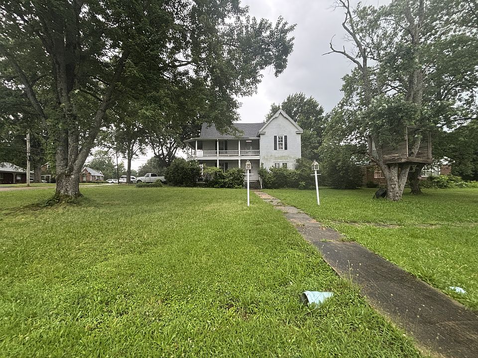 1st image of 223 Sycamore St