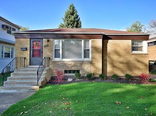 144 E Quincy St, Riverside, IL 60546