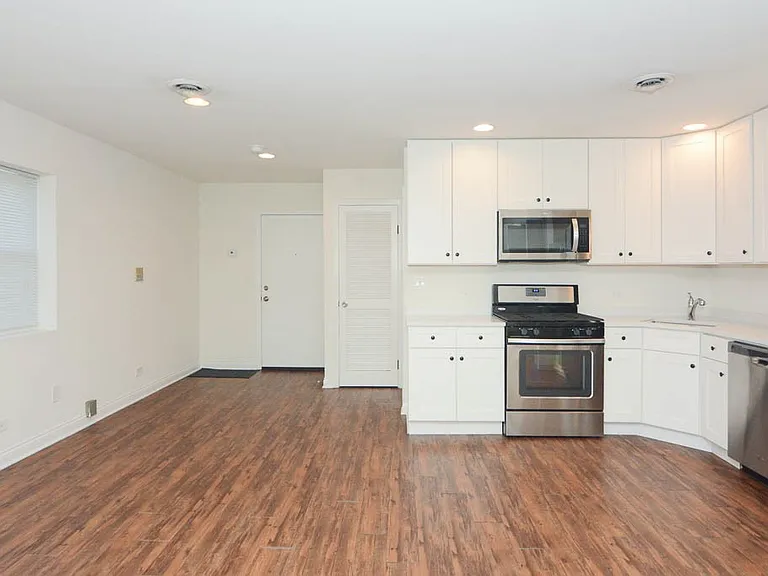 3940 N Pulaski Rd #F3 — Photo 10